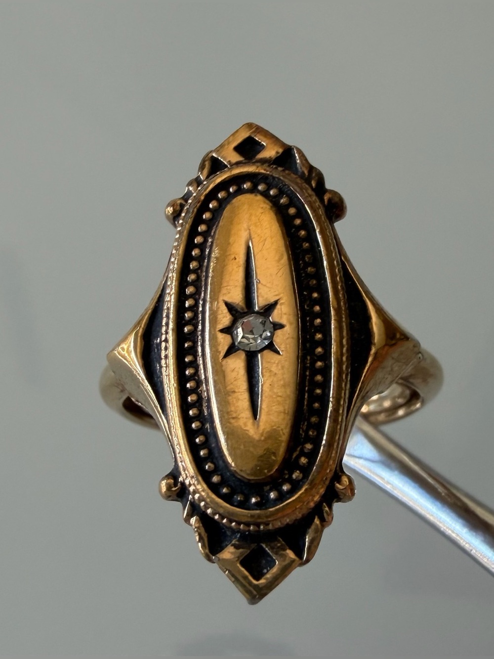 Vintage Avon Kensington ring